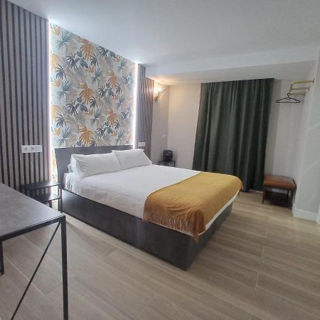 Hostal Fronton Alcobendas Ngoại thất bức ảnh