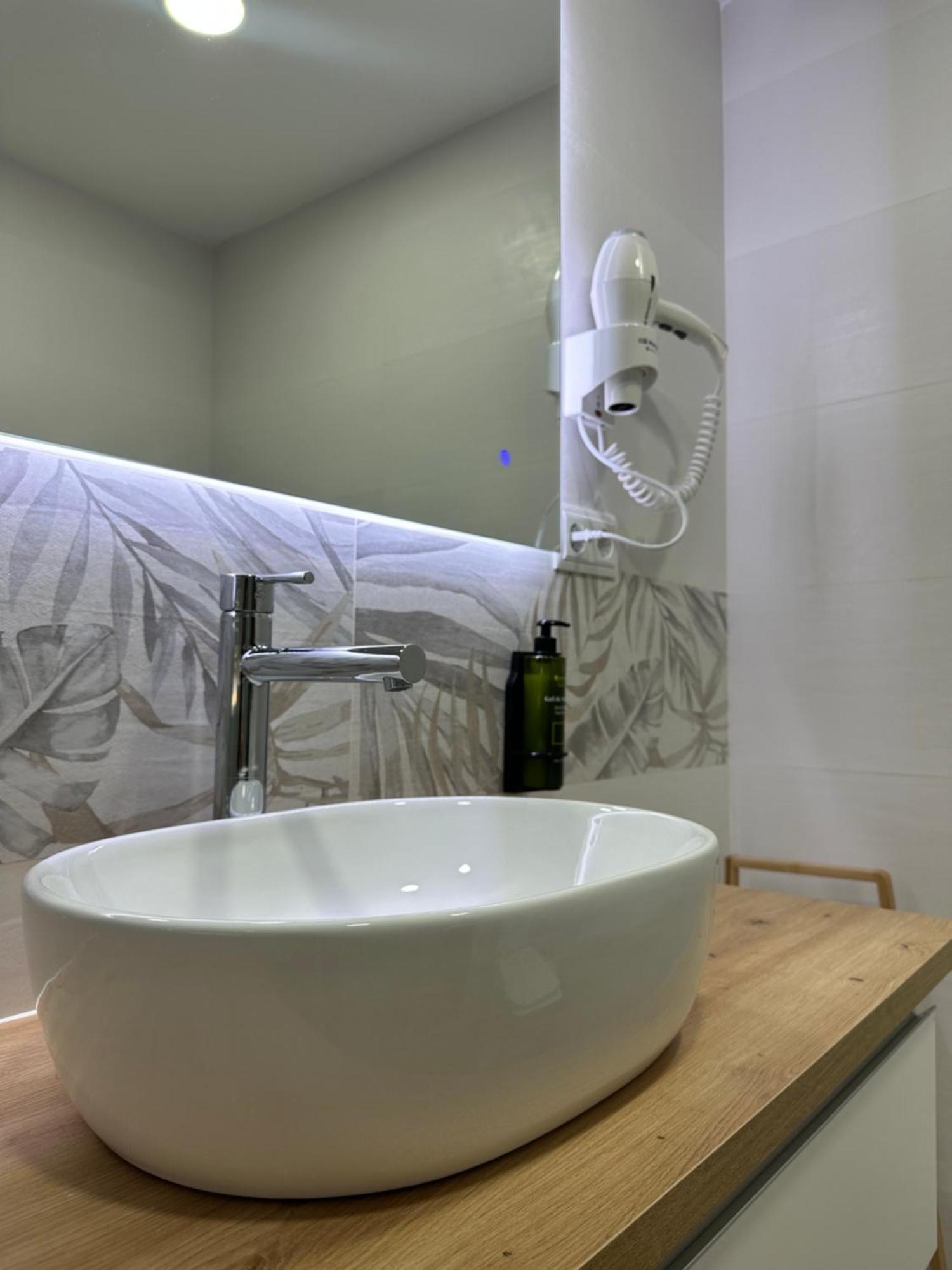 Hostal Fronton Alcobendas Ngoại thất bức ảnh