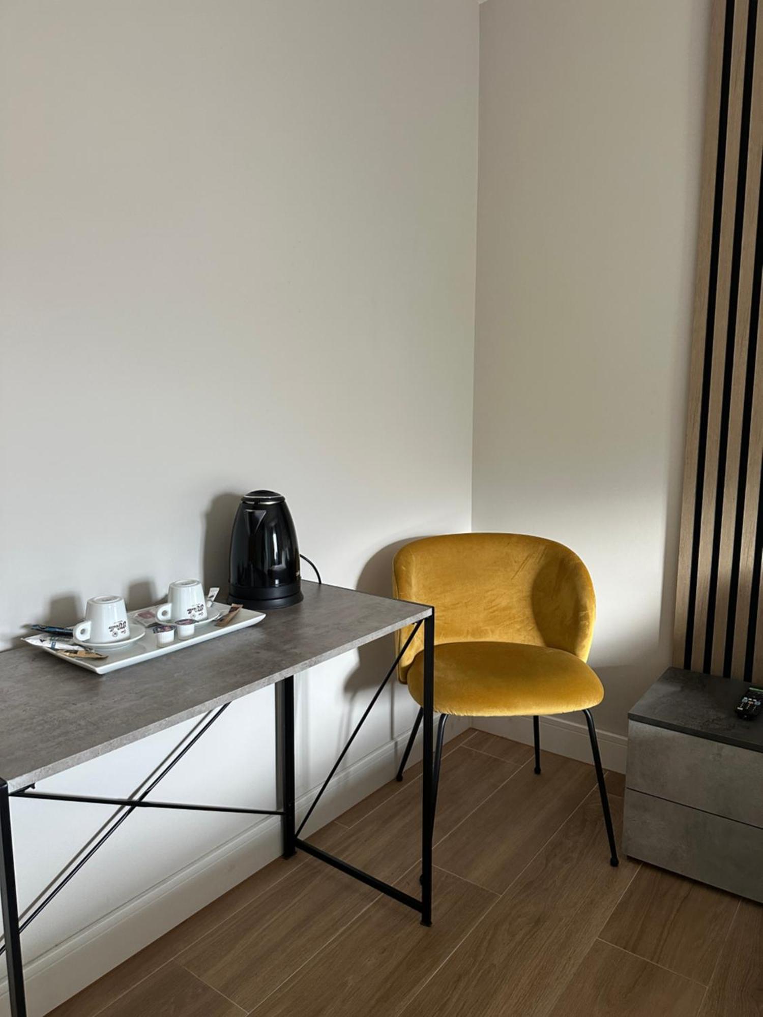 Hostal Fronton Alcobendas Ngoại thất bức ảnh