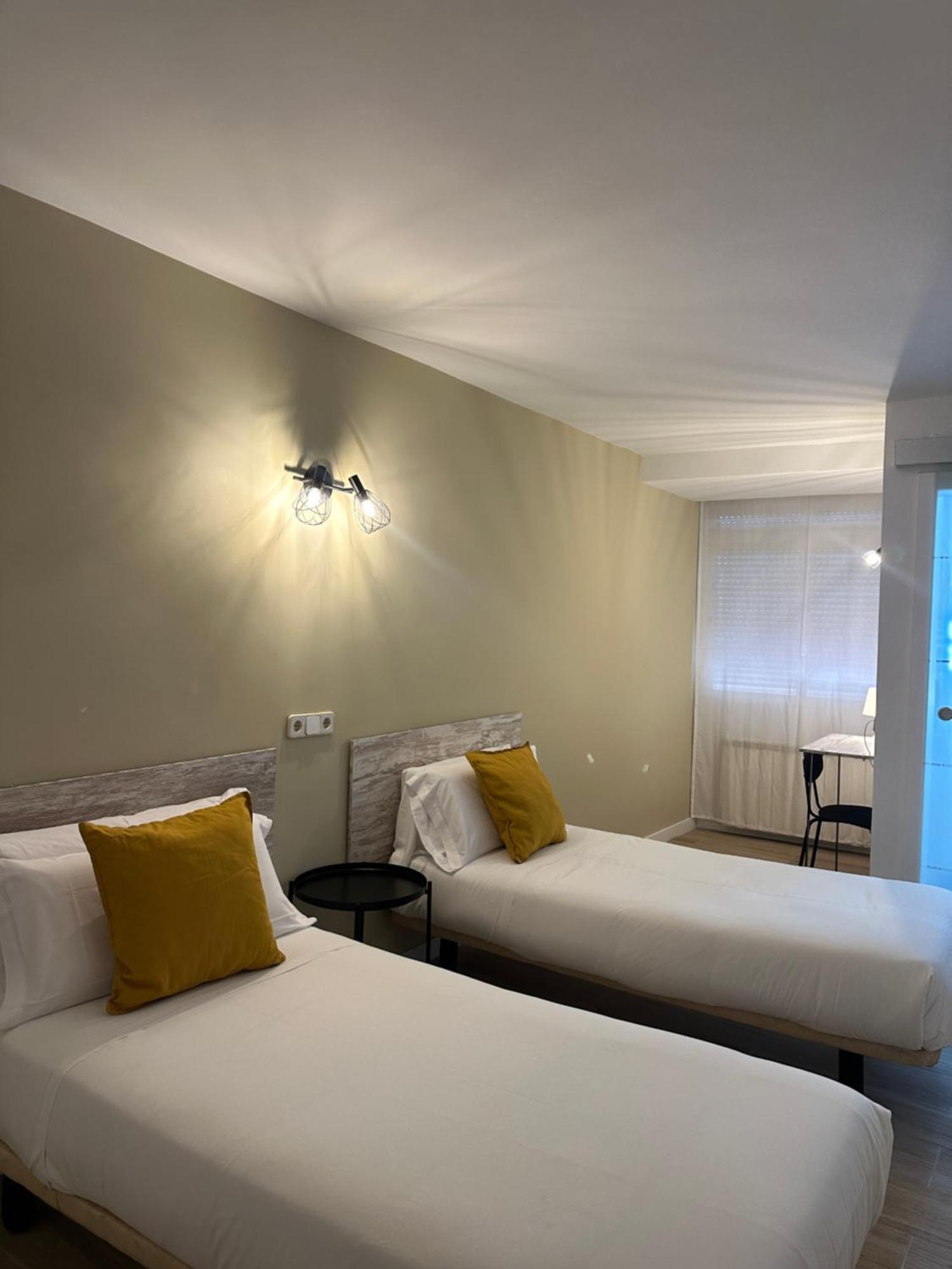 Hostal Fronton Alcobendas Ngoại thất bức ảnh