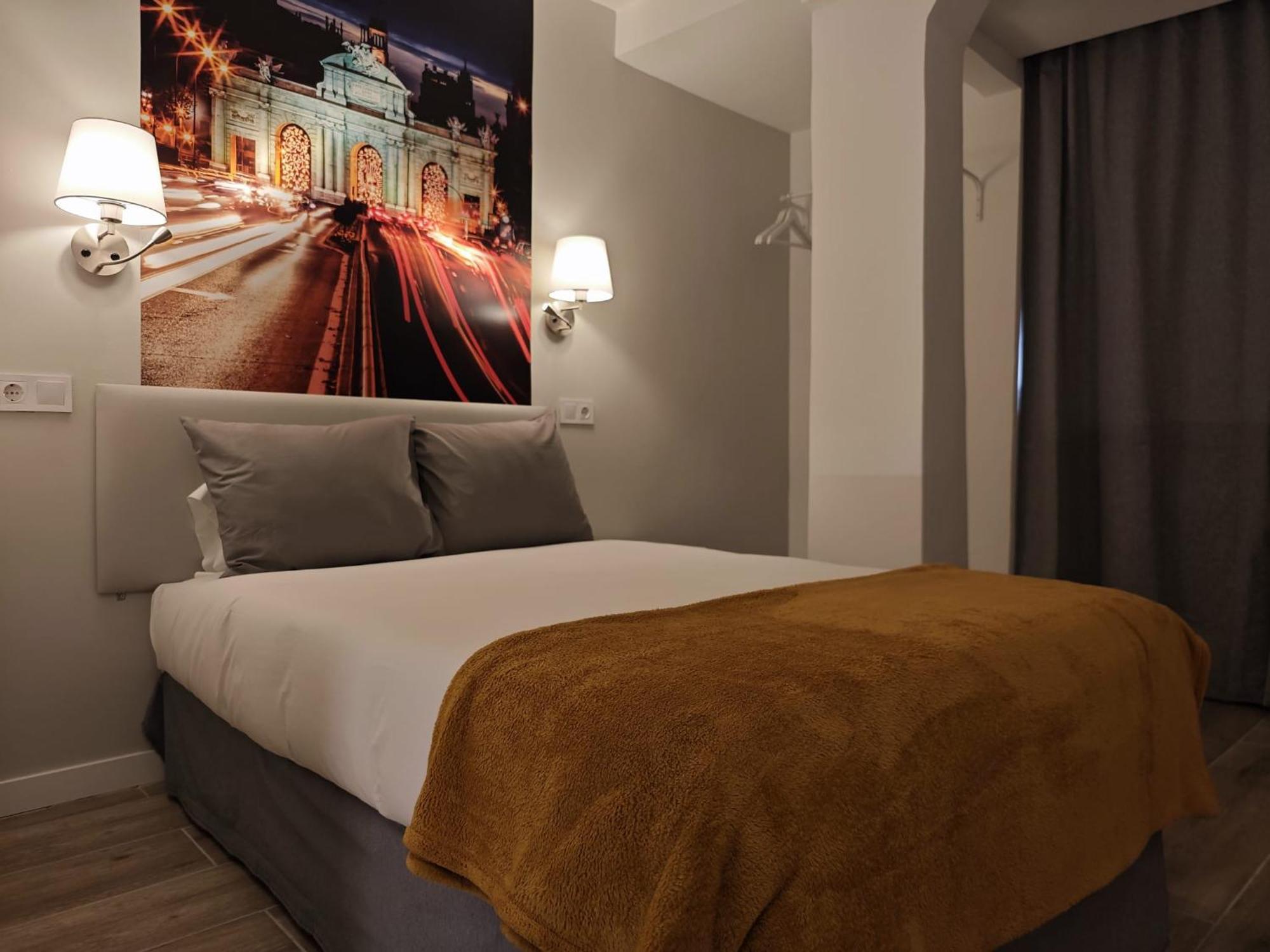 Hostal Fronton Alcobendas Ngoại thất bức ảnh