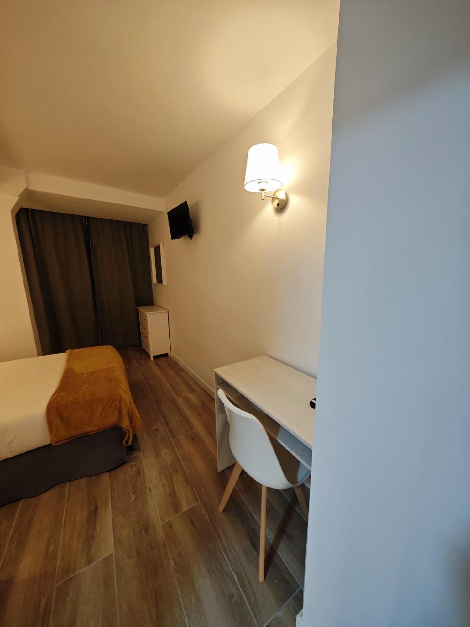 Hostal Fronton Alcobendas Ngoại thất bức ảnh